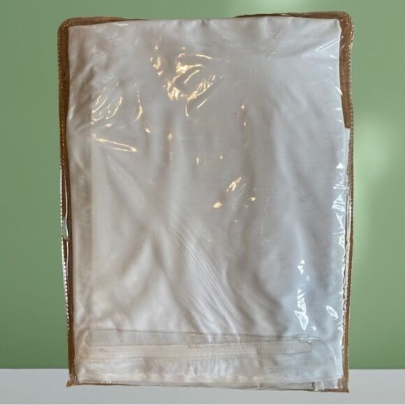 White Vinyl Pillow Covers 21 x 27 Inches - Picture 2 of 3